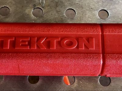 TEKTON 3/8 Inch Drive Micrometer Torque Wrench (10-80 ft.-lb.) | 24330