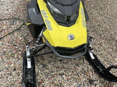 2017 skidoo 850 with can