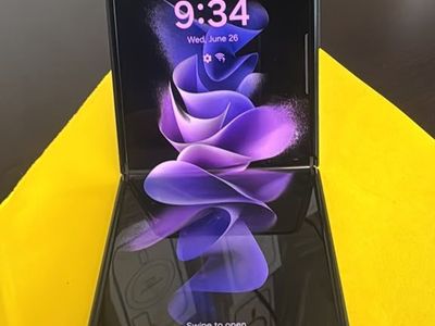 Samsung Galaxy Z Flip 3 Grade C 128GB 5G Unlocked