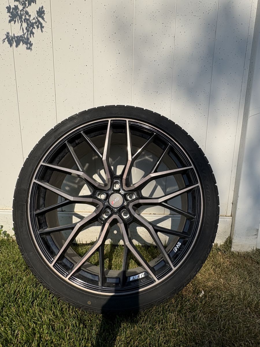 SV-F2 Wheels - Set of four with Ironman 265/35R22 Tires