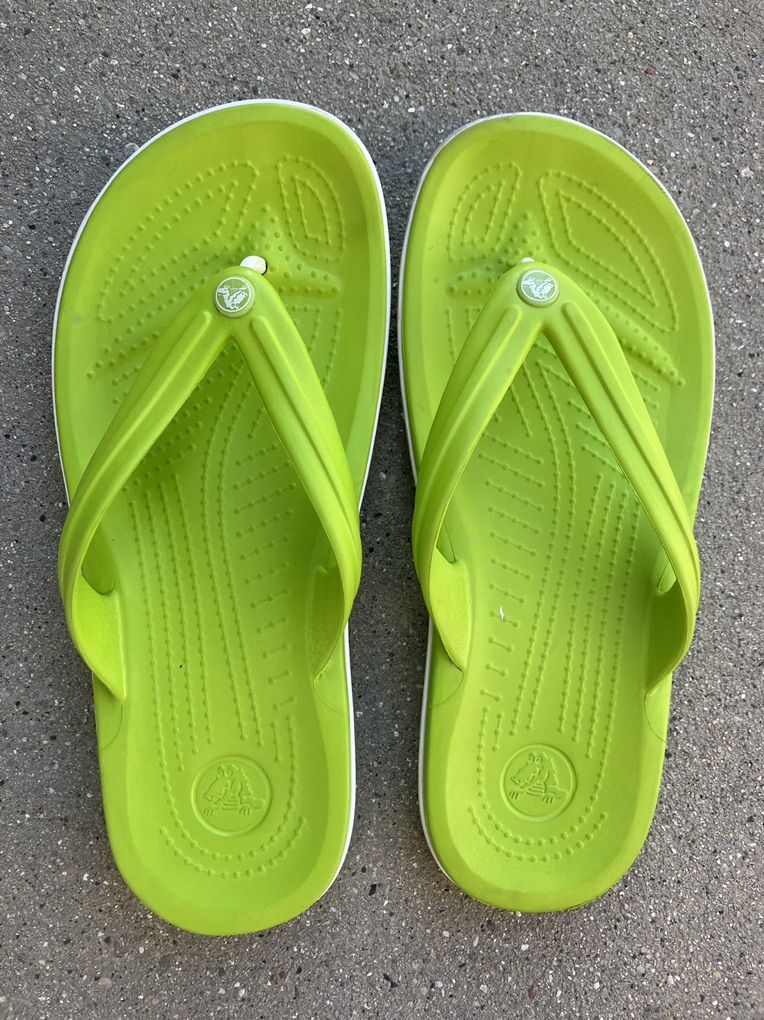 Crocs Flip Flops Lime Green Womens Size 8