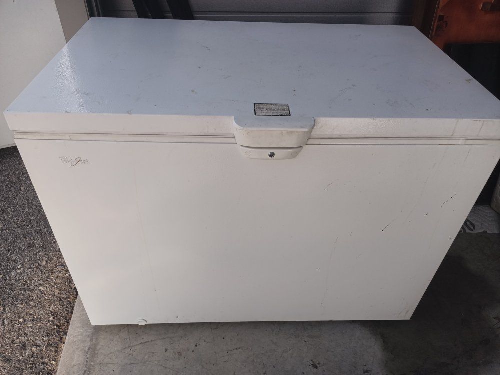 whirlpool chest freezer works