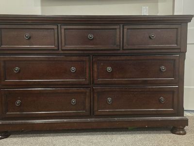 7-Drawer Dresser