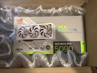 White Asus Astral 5090 OC