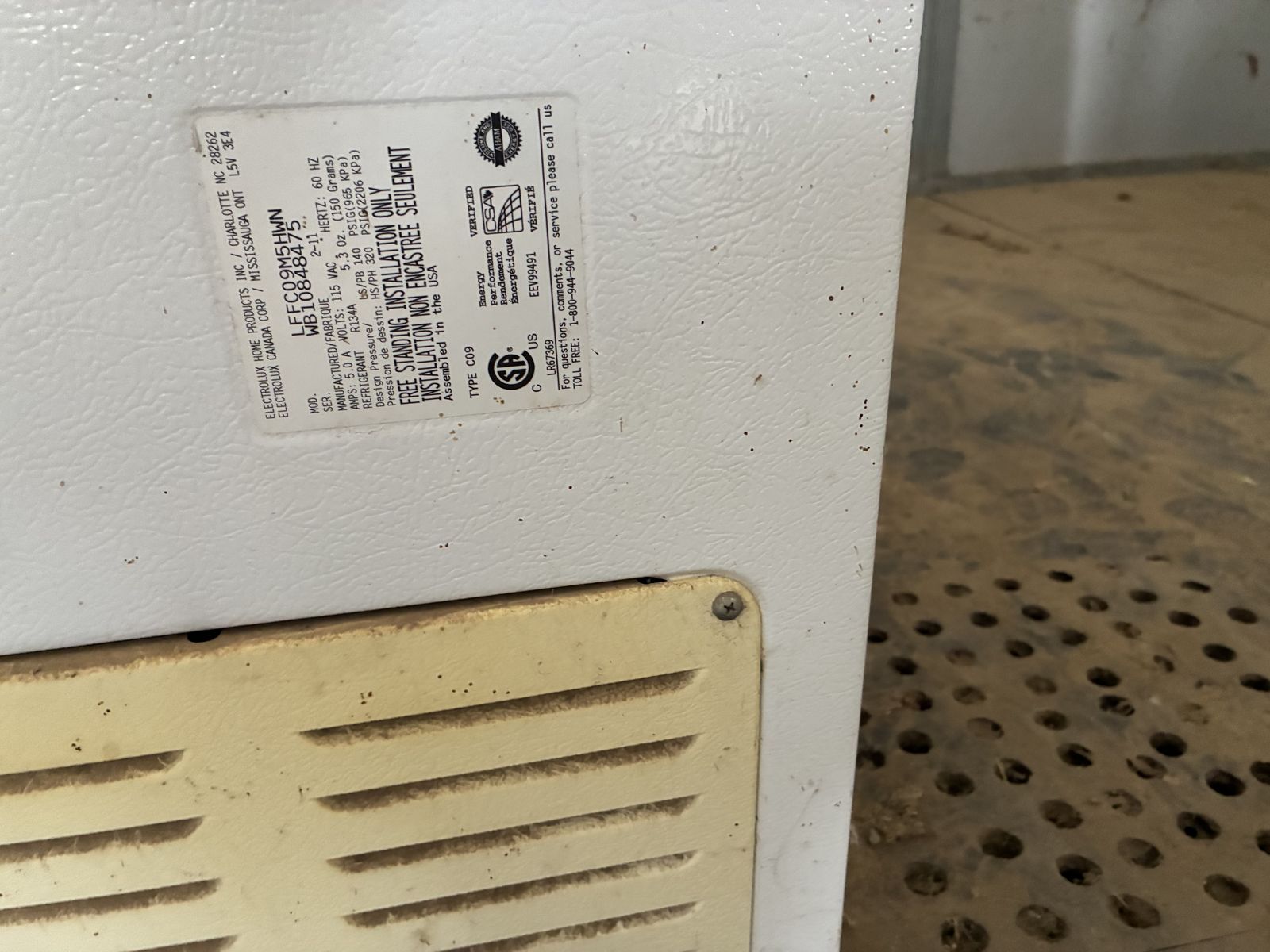 Frigidaire White Freestanding Chest Freezer (Model LFFC09M5HWN)