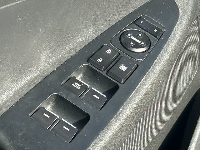 Main image 27