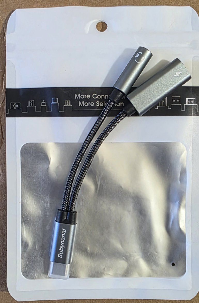 USB c to 3.5mm Headphone /Charger Adapter,2 in-1.