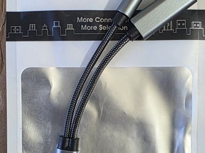 USB c to 3.5mm Headphone /Charger Adapter,2 in-1.