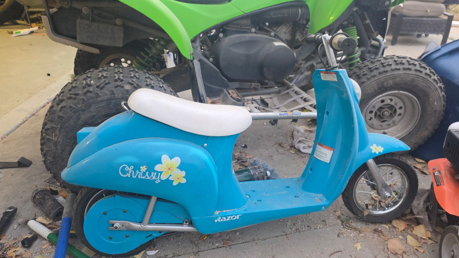 Razor  Vespa Turquoise Vintage-inspired Electric