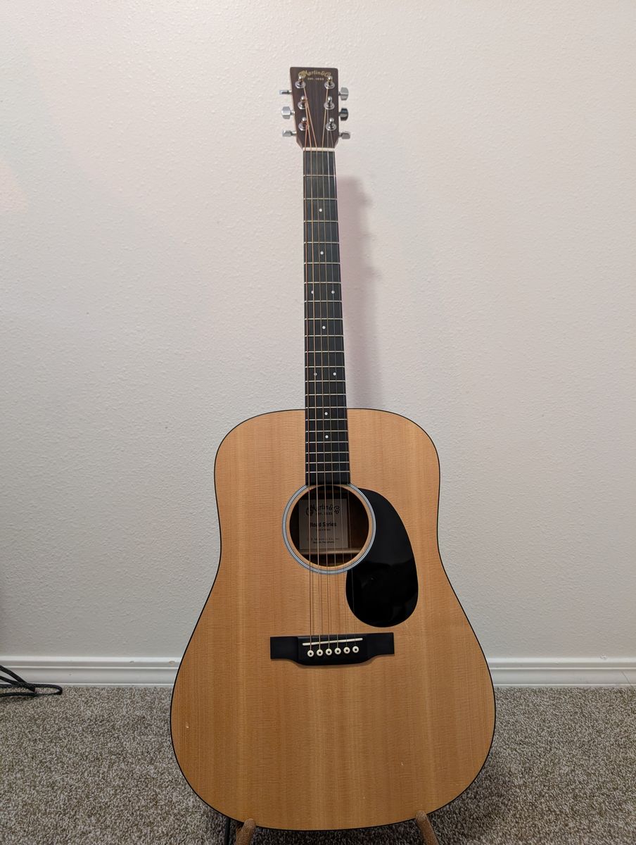 Martin D2E Road Series — All-Solid Wood Acoustic Guitar