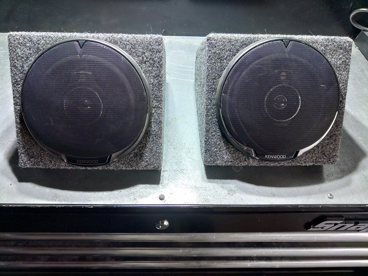Kenwood Speakers 6 Inch With Shoebox like new