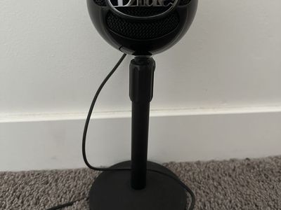 Blue Snowball USB Microphone with Stand and Cable