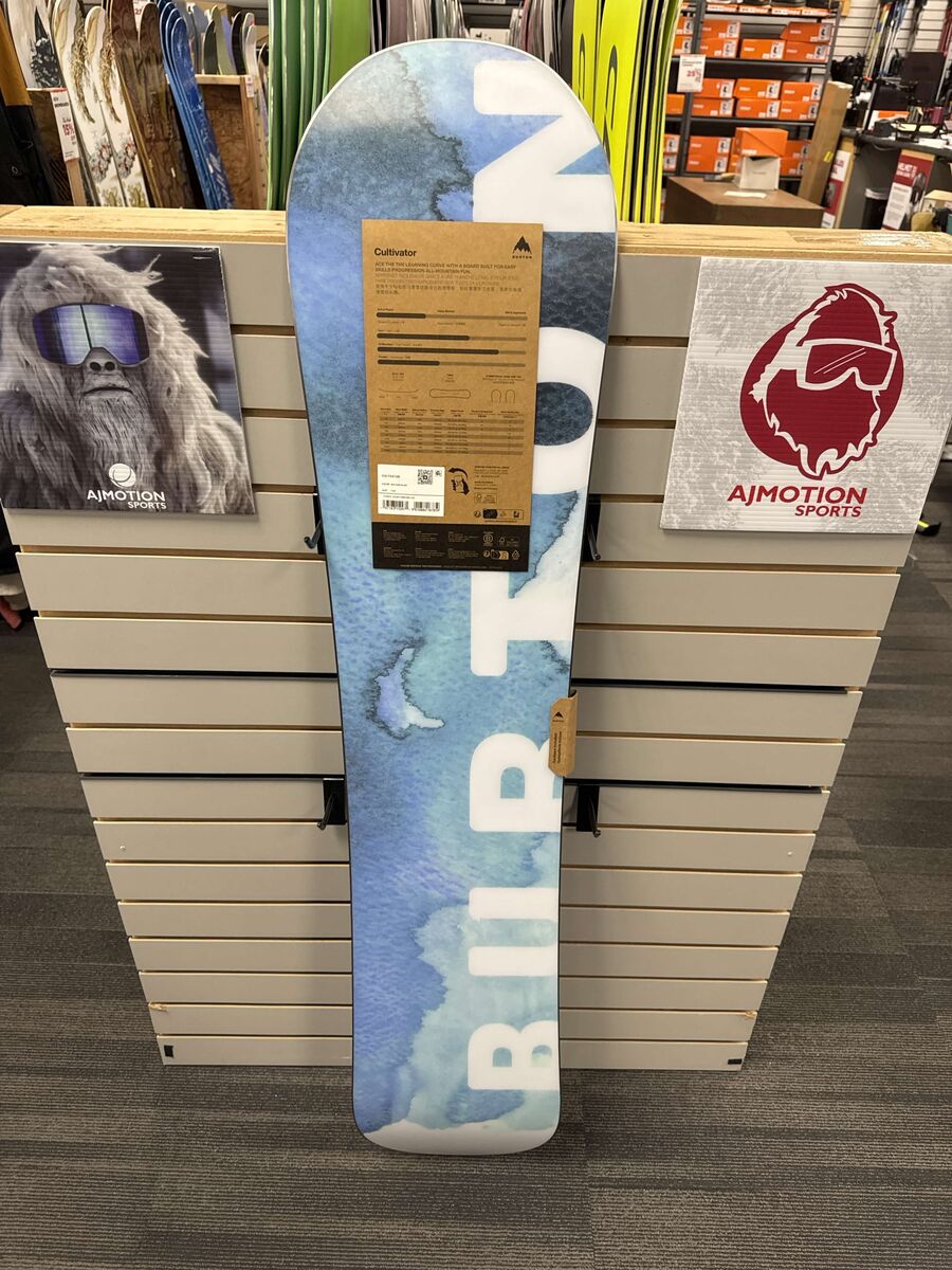 Burton Cultivator: Watercolor 140cm Snowboard - Used (2026)