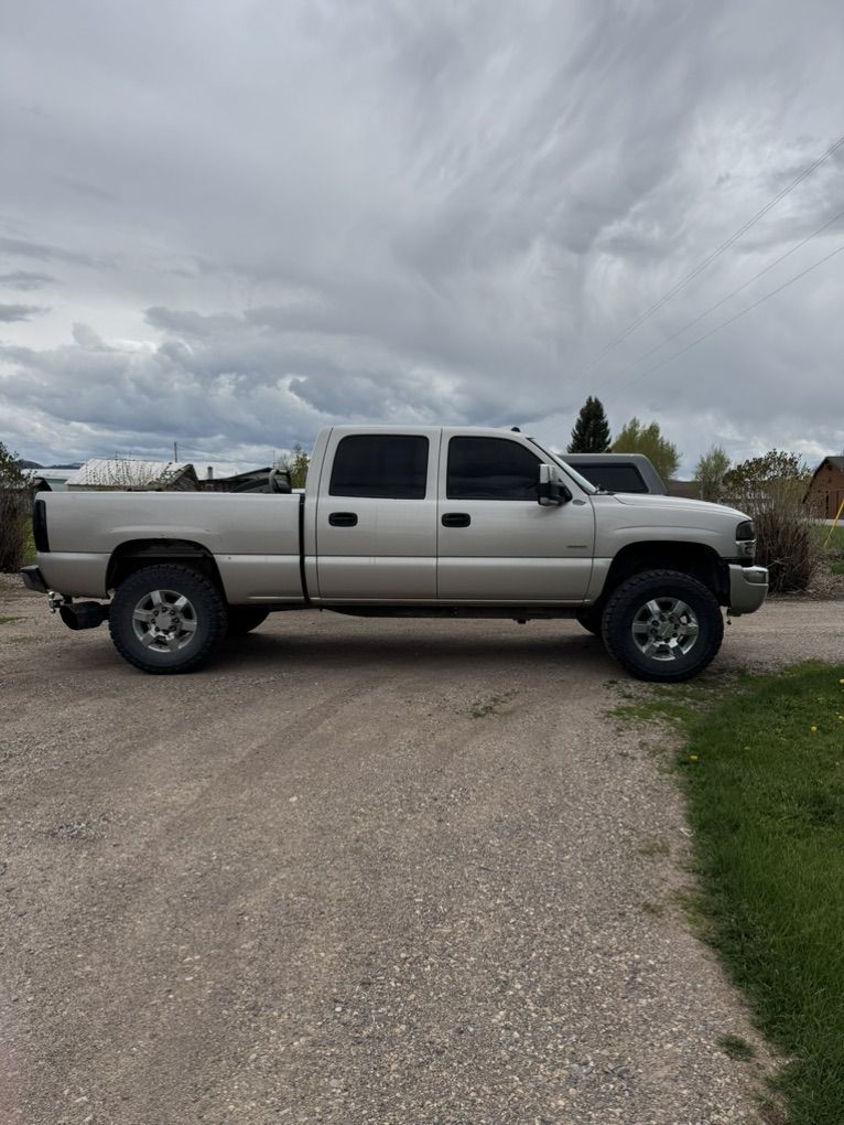 2005 GMC 2500