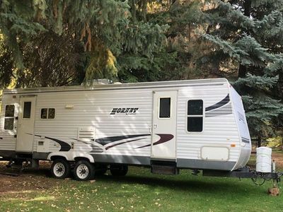 2006 Keystone Hornet Travel Trailer with loads of Amenities for Sale