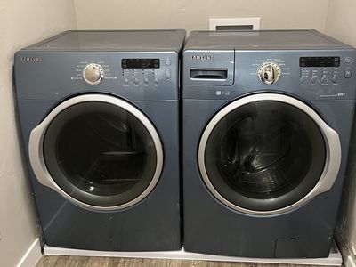 Samsung Washer and Electric Dryer – Good Working Condition
