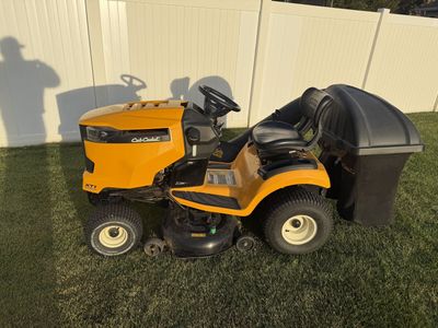Cub Cadet Riding Lawnmower w/ Bagger