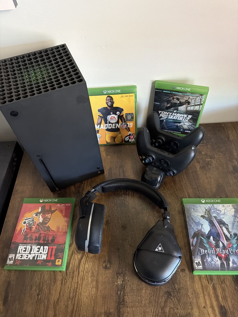 Xbox Series X Bundle – Controller, Headset, Charging Dock & Games
