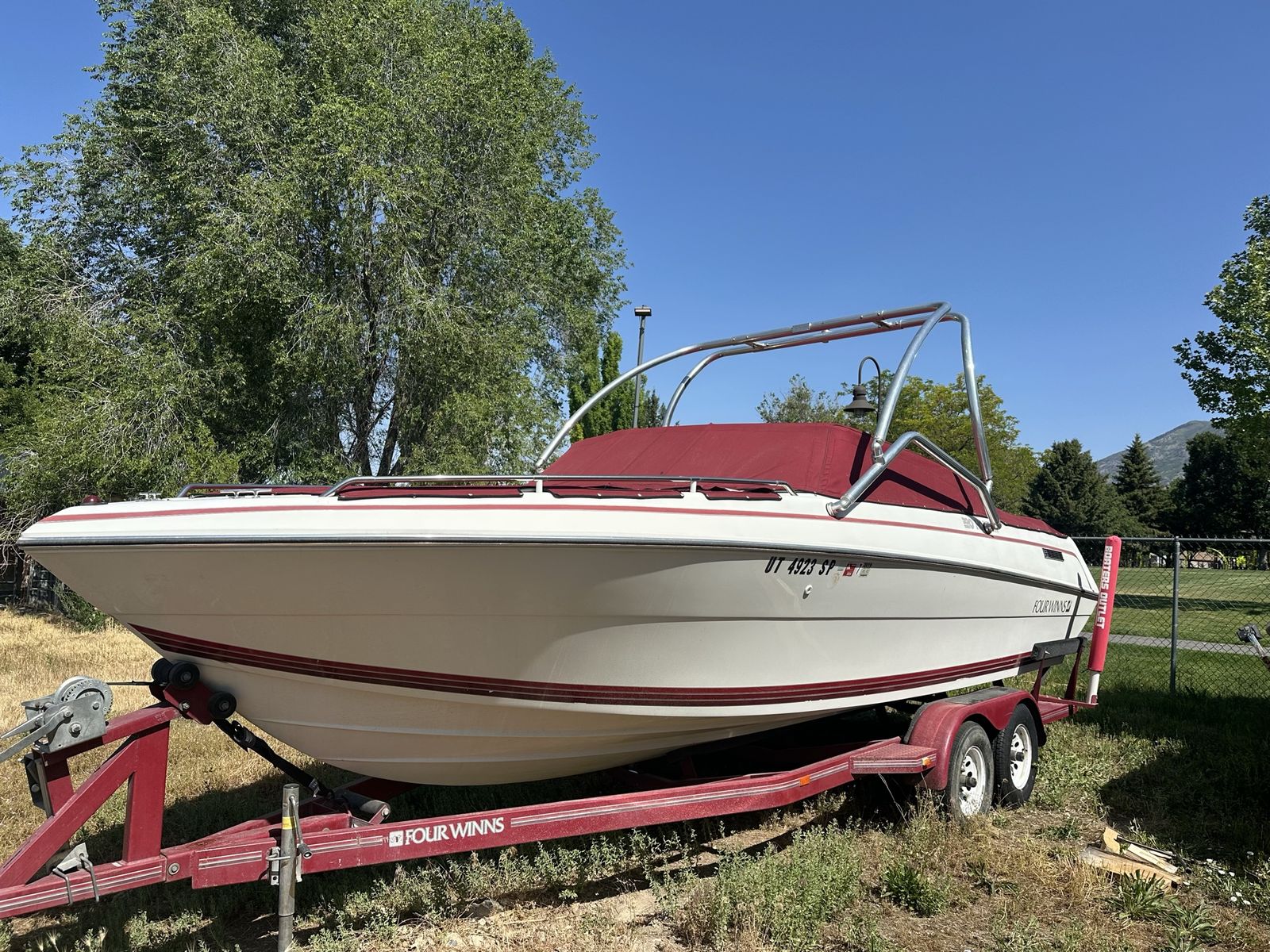 1990 Four Winns 220 Horizon