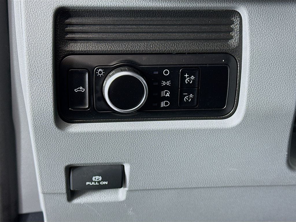 Main image 10