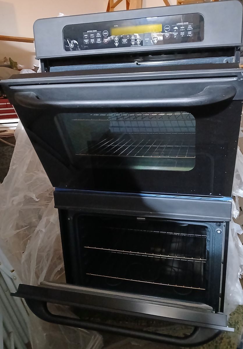 GE Double Ovens (Like New)