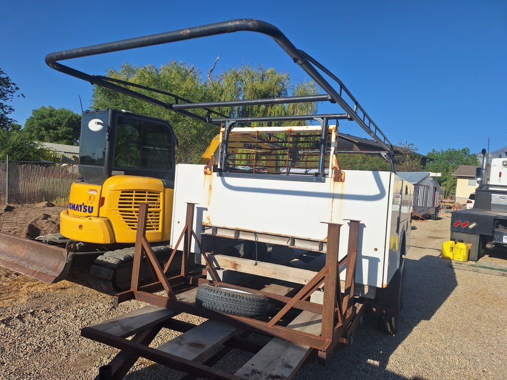 truck service
 bed