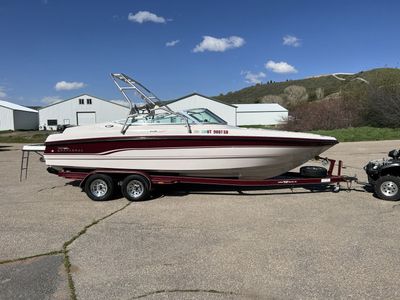 Chaperral 2330SS Ski/Wake Board Boat