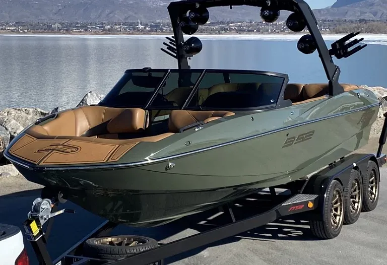 Premium MB B52 Surf Boat Rental | Lake Powell | Seats 16