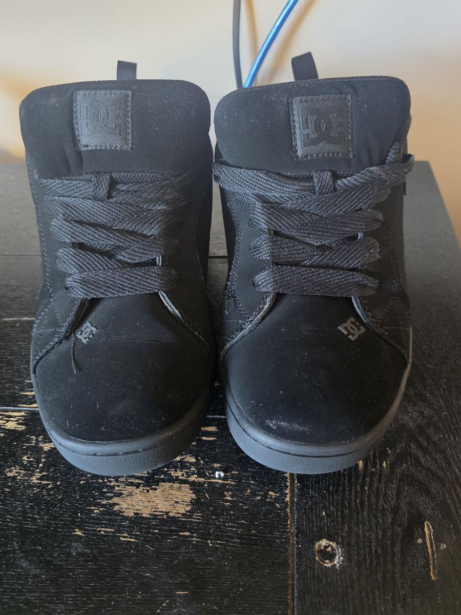 DC SKATE SHOES (MENS)
