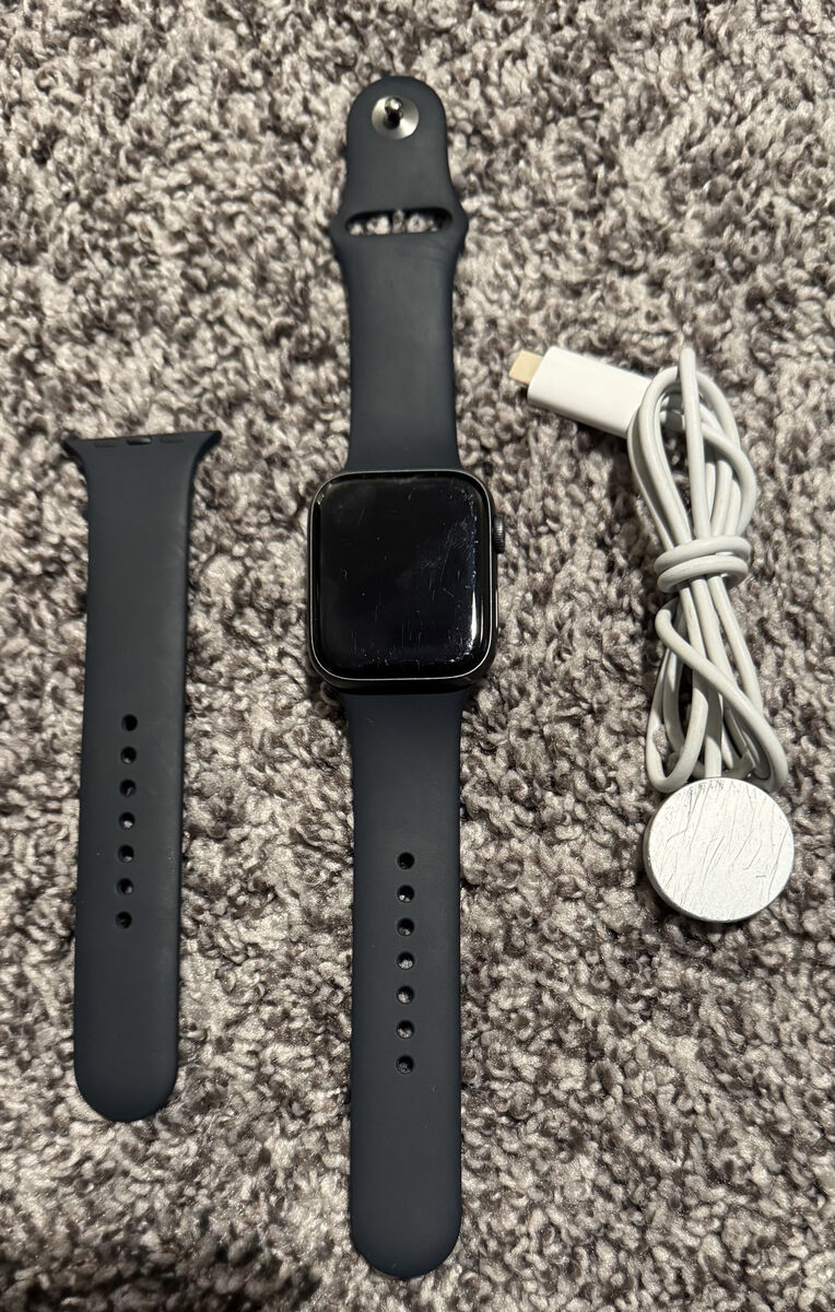 Apple Watch Series 4 (Black) 44mm — Still Smart, Just a Little Seasoned