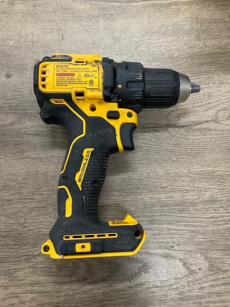 DEWALT 20V BRUSHLESS DRILL