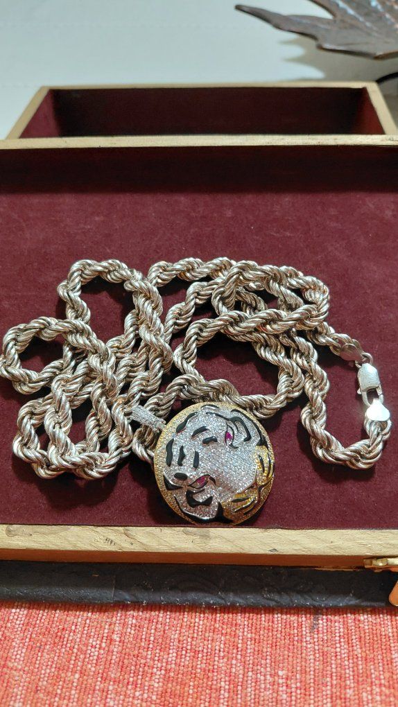 Unbranded Silver Rope Chain w/ Gold & Diamond Tiger Pendant - Used Good Condition