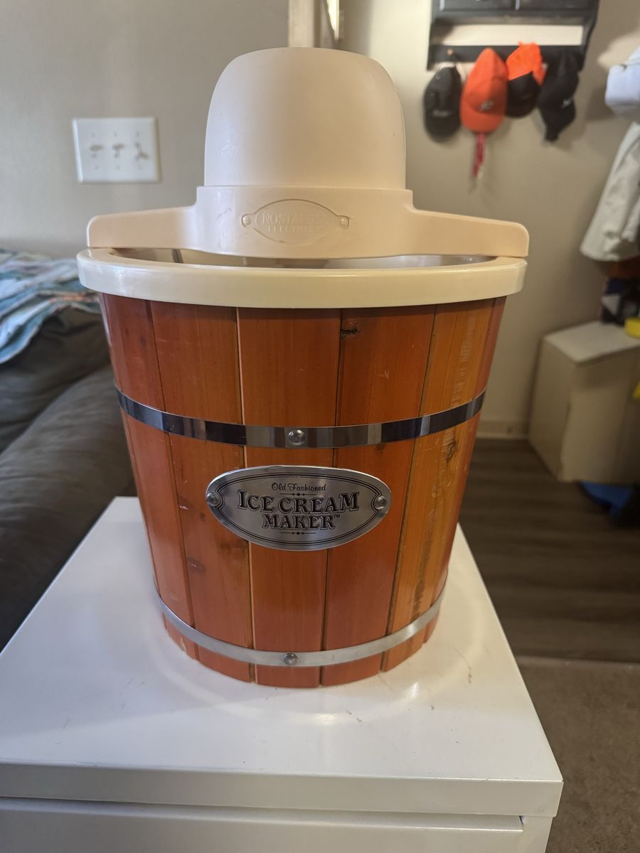 Ice cream maker