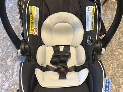 Infant car seat - Graco SnugRide Lite XL