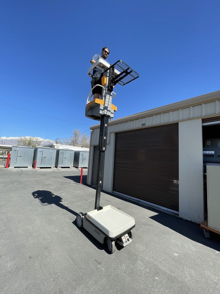 Crown Wav50-118 Order Picker Low Hours