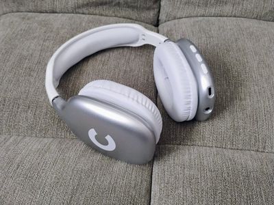 Wireless Headphone V5.3 Bluetooth Over-Ear Headphones, 15H Playtime, AUX-IN, White/Silver