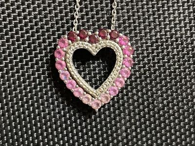 Gnoce Heart Gradient Necklace