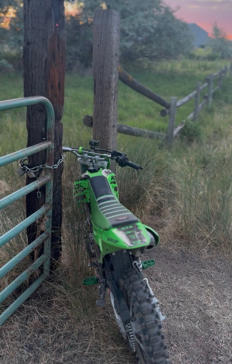 Kawasaki KLX140R 4-Stroke Dirt Bike - Green, Ready for the Trails