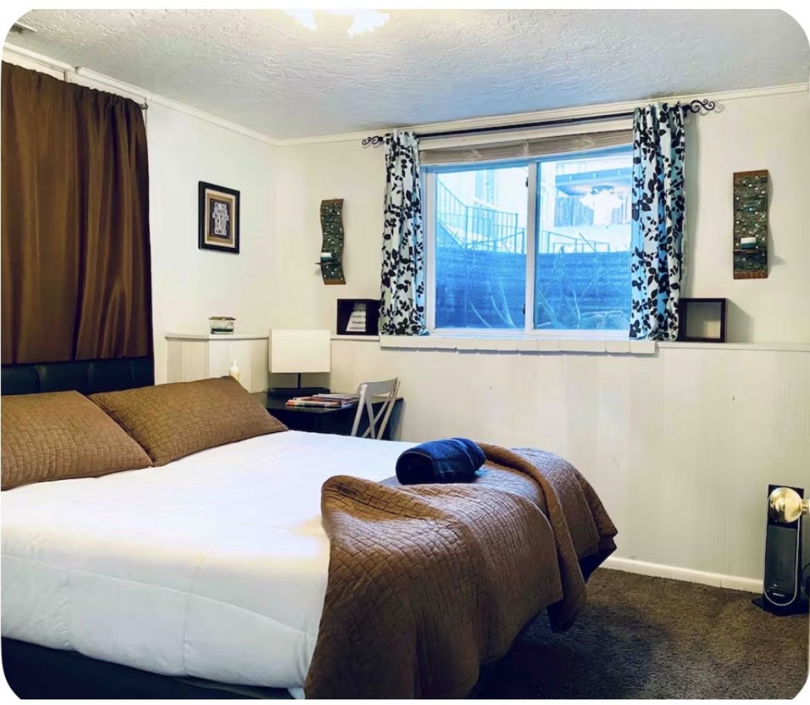 Complete Queen Bedroom Set with Bed Frame, Mattress, Desk, Chair, Lamp, table, Curtains, Art decor,