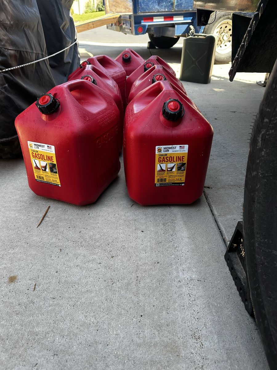 8 Midwest 5 Gallon Red Gas Cans