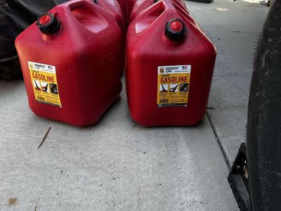 8 Midwest 5 Gallon Red Gas Cans
