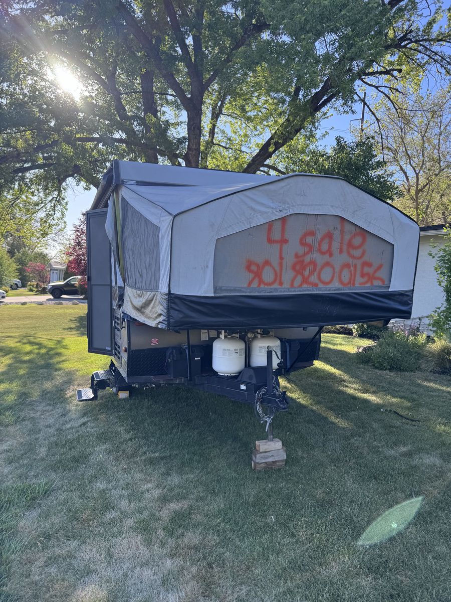 2017 Pop Up Camper Trailer Rockwood ESP 1970 Sleeps 6, Heat, Sink, Stove, Fridge, Outdoor Grill