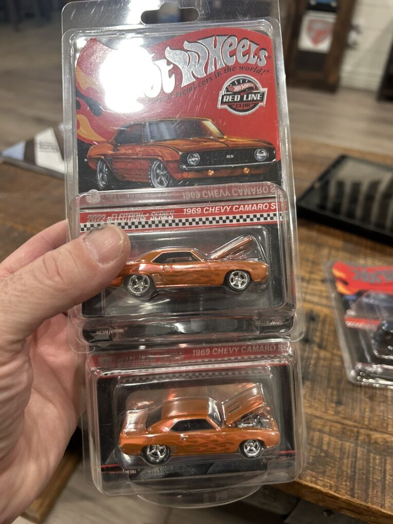 2022 Rlc Camaro orange/flames