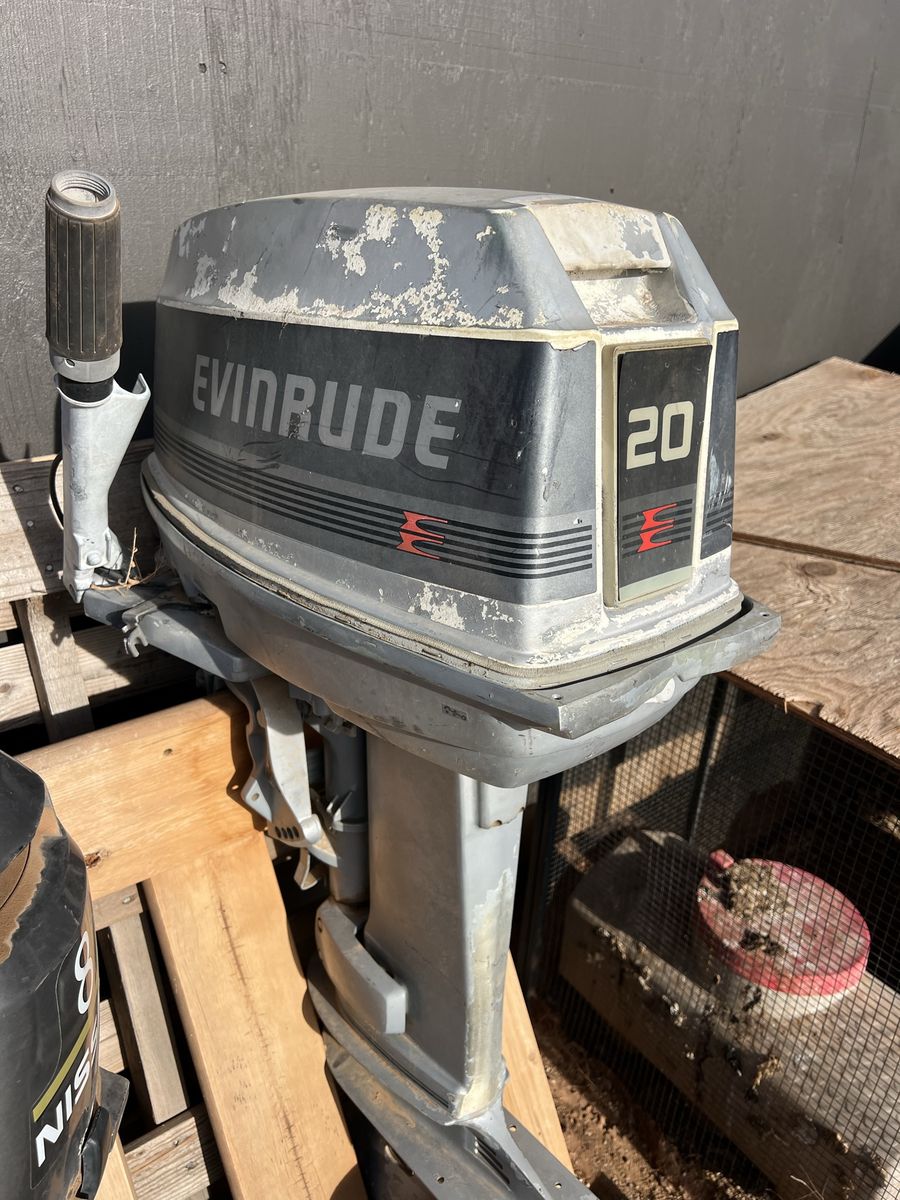 Outboard boat motors