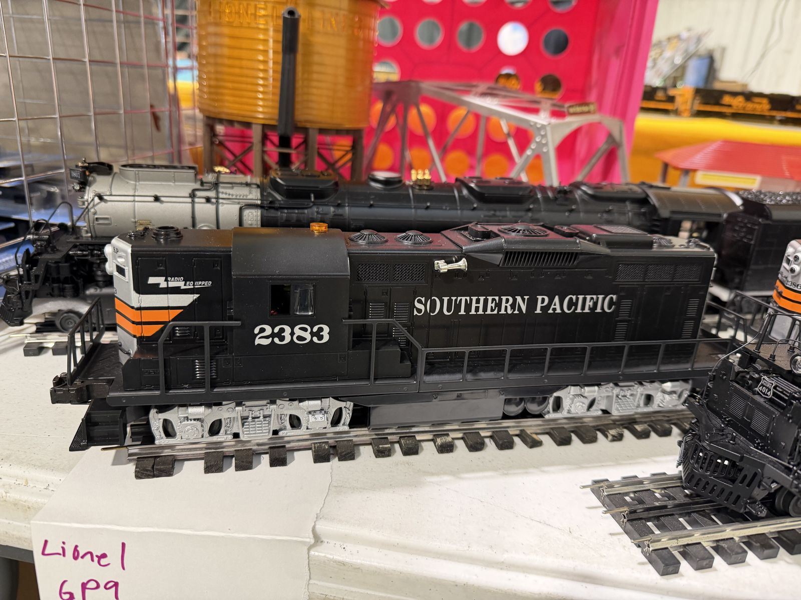 Lionel Southern Pacific GP-9 Train Engine