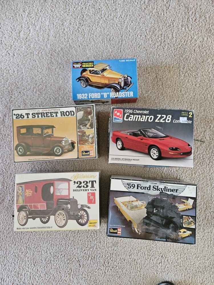 Vintage AMT Revell Model Car Kits Lot: '96 Camaro, '59 Ford Skyliner, '26 T Street Rod, '23T Delivery Van, '32 Ford