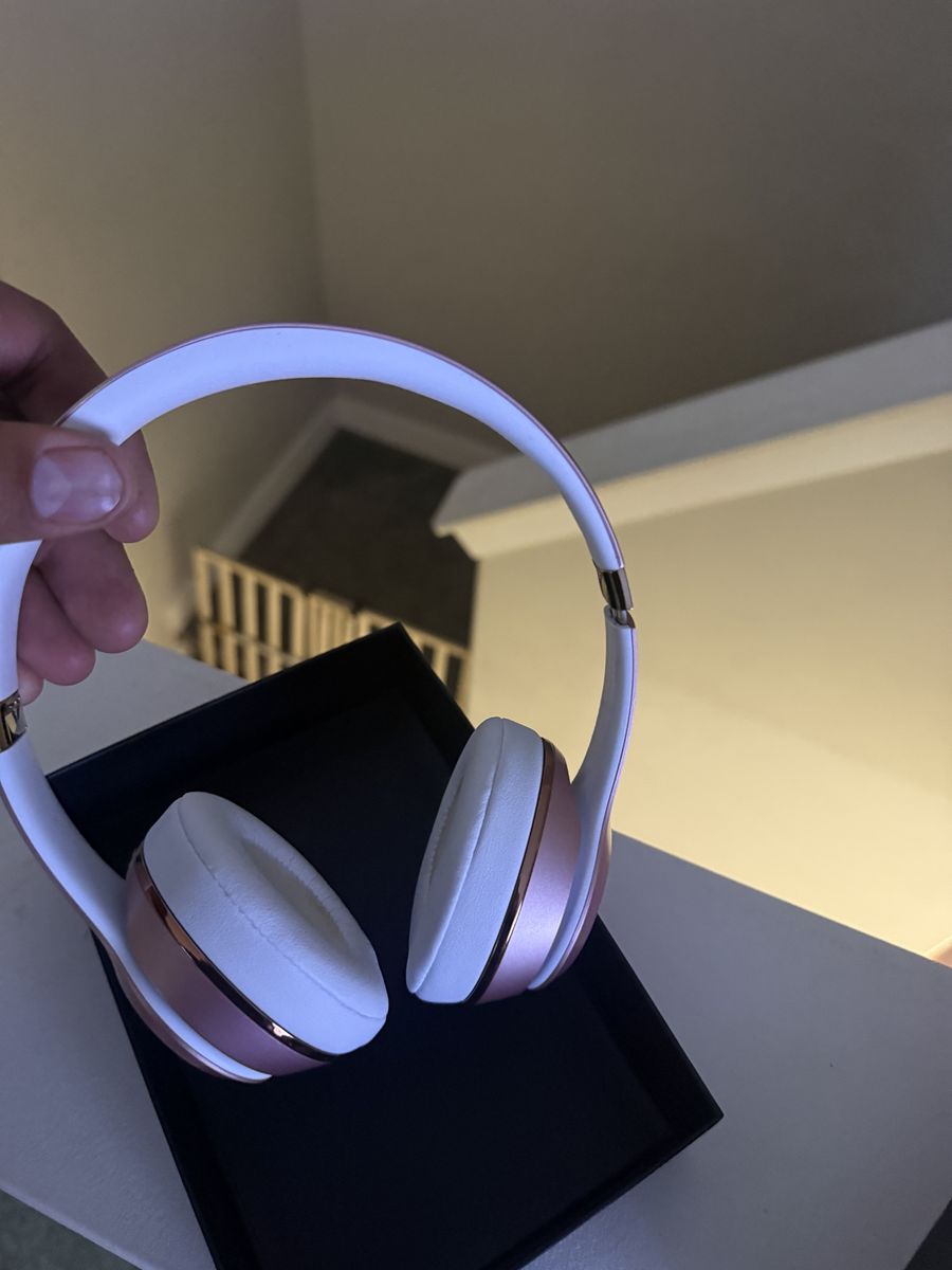 Beats Solo3 Wireless On-Ear Headphones - Rose Gold/White - Excellent Condition