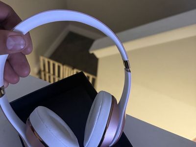 Beats Solo3 Wireless On-Ear Headphones - Rose Gold/White - Excellent Condition
