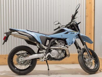 2025 Suzuki DR-Z4SM