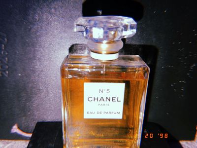 No 5 Chanel Paris